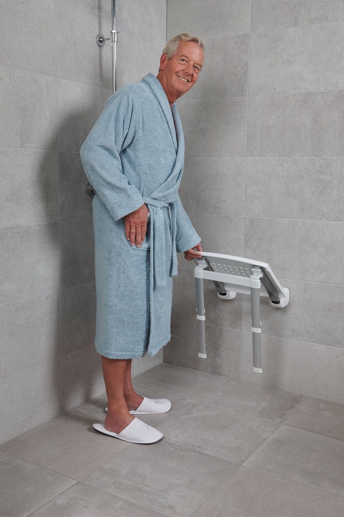 SecuCare Chaise de douche rabattable avec pieds réglables